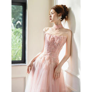 Nuevo vestido de noche con un estilo dulce y elegante en color rosa, ideal para novias, reuniones anuales y como vestido formal para anfitrionas. - Product Image 3