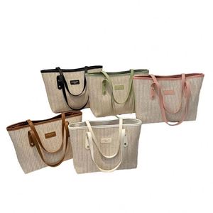 กระเป๋าหิ้วชายหาดแบบเรียบง่ายยอดนิยมสำหรับผู้หญิง กระเป๋าถือฤดูร้อนขนาดใหญ่ กระเป๋าสะพายไหล่แบบสาน - Product Image 1