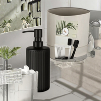 Ensemble de six accessoires de salle de bain modernes et écologiques en plastique, comprenant un distributeur de savon et un porte-brosse à dents, personnalisable
