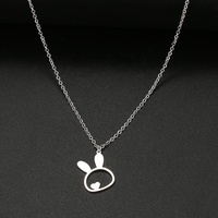 Vente en gros Pendentif en forme de lapin en acier inoxydable Collier à maillons plaqué or avec petit cœur pour hommes et femmes