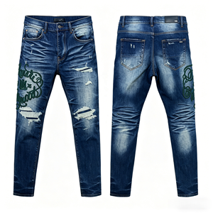 Jeans pour homme style AMIRIY, denim <span class=keywords><strong>bleu</strong></span> foncé délavé, effet usé, coupe skinny, avec patchs lettres vertes. - Product Image 2