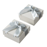 Boîte cadeau en papier gris de luxe avec ruban et éponge, logo personnalisé en relief, revêtement UV - pour emballage de bijoux