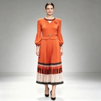 Robe plissée Miyake pour femme grande taille, longueur cheville, à volants, à rayures géométriques, avec ceinture à fleurs 3D, style peplum et manches lanternes