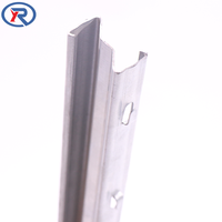 Poste de Acero Galvanizado con Perfil en Z de 210 cm, Ecológico y Fácil de Montar, para Cercas de Huertos y Ganado