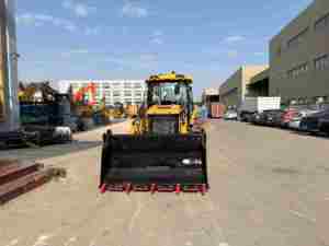 Nouvelle chargeuse-pelleteuse Caterpillar 420F, neuve d'origine, chargeuse sur pneus Cat 420F, engin de construction - Product Image 5