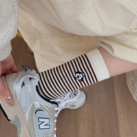 Chaussettes mi-mollet en coton pour femmes avec rayures brodées et contraste de couleur chien, nouvelles chaussettes longues