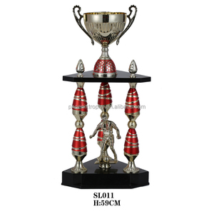 Trofeo <span class=keywords><strong>de</strong></span> Metal deportivo <span class=keywords><strong>de</strong></span> tres columnas, nuevo diseño para maratón, correr, fútbol, artes marciales, campeón, placa <span class=keywords><strong>de</strong></span> medalla - Product Image 3