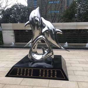 تمثال دلفين مصنوع من الفولاذ المقاوم للصدأ على شكل حيوان معدني داخلي عصري مخصص لزينة الفنادق - Product Image 4