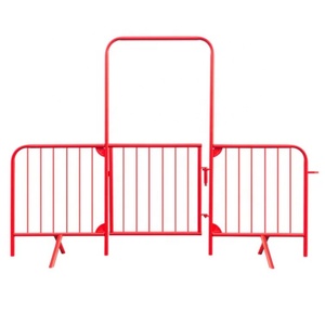Rào cản kiểm soát đám đông màu đỏ với Cổng Nạp mùa xuân - Product Image 1