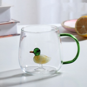 Caneca de Vidro Transparente Personalizada com Padrão de Animal 3D Resistente ao Calor Única e Fofa com Cabo Colorido - Product Image 6