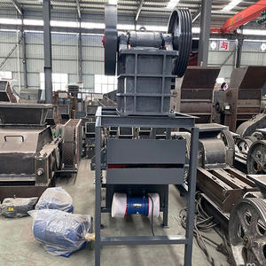 Petite machine de concassage de pierres de carrière mobile, concasseur à mâchoires portable avec moteur diesel - Product Image 1