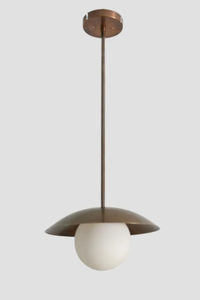 Suspension en laiton faite à la main de style Mid-Century Modern avec globe opale, luminaire de plafond vintage - Product Image 4