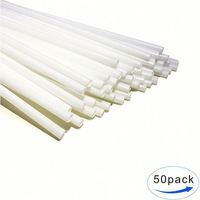 Drapeaux nationaux omanais promotionnels personnalisés en tissu polyester de petite taille, à agiter à la main, avec mât en plastique ou en bois