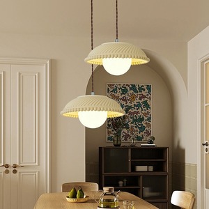 โคมไฟเพดานสไตล์มินิมอลแบบฝรั่งเศส สไตล์นอร์ดิกสีครีม สำหรับบาร์/โต๊ะอาหาร ห้องนอน/ห้องทำงาน ห้องรับประทานอาหาร - Product Image 1