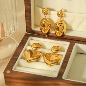 Pendientes de Botón en Forma de Corazón, Chapados en Oro de 18K, Acero Inoxidable, Joyería para Fiestas, Accesorio de Moda - Product Image 1