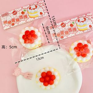 Juguete Sensorial Antiestrés de TPR con Diseño de Queso Soufflé y Pastel de Fresa, para Niños, Venta al por Mayor, Novedad - Product Image 3