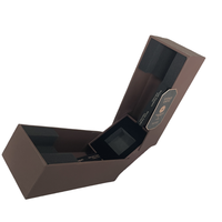 Boîte cadeau à fermeture magnétique rigide Emballage en carton à double porte ouverte sur le côté 2 pièces pour la manipulation de l'impression par stratification mate de parfum