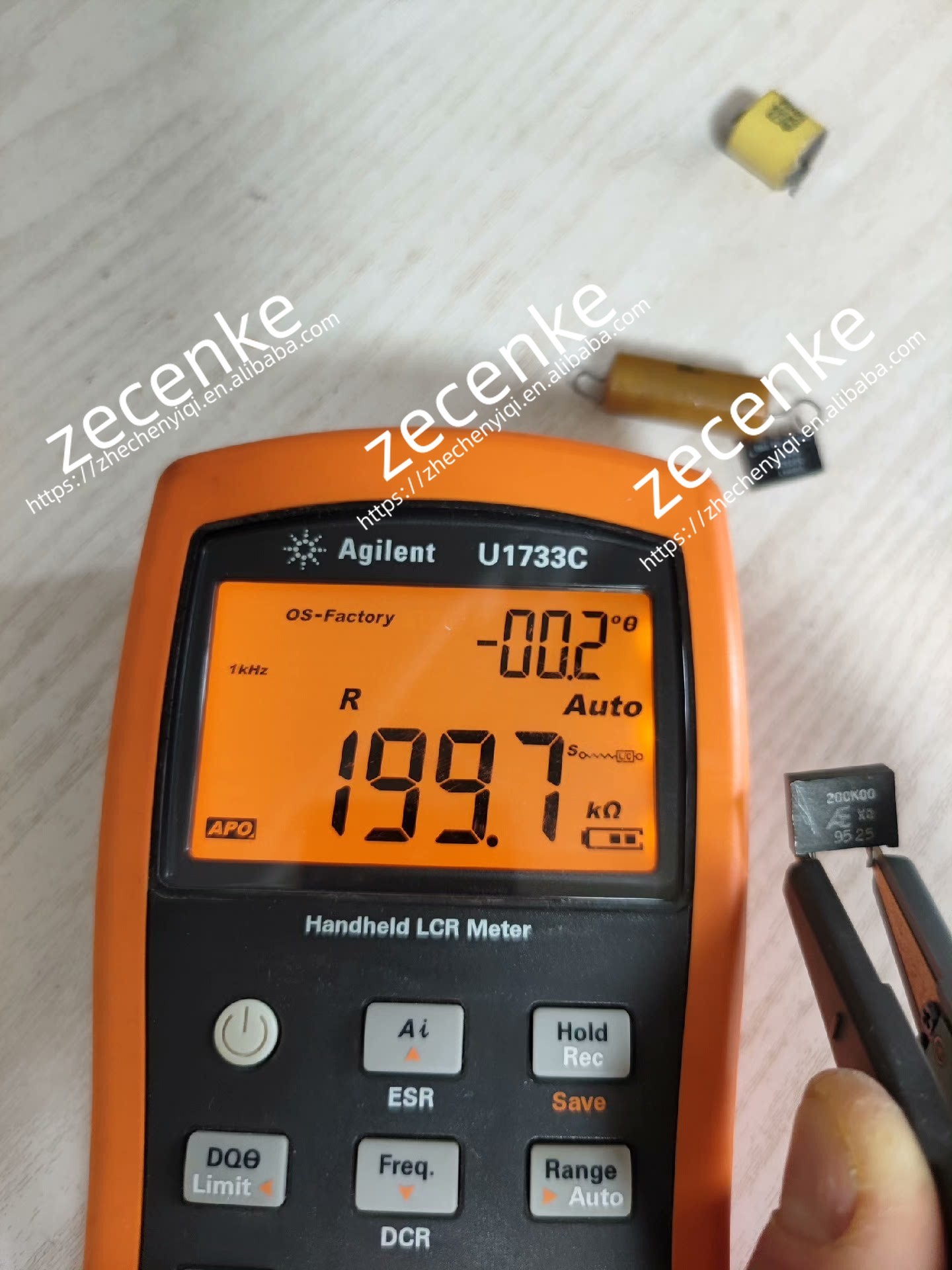 Keysight U1733C 100Hz/120Hz/1kHz/10kHz/100kHz Handheld LCR Meter 
