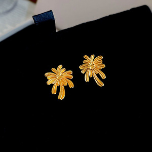 Ensemble de bijoux en cuivre en gros pour femmes, collier et boucles d'oreilles en forme de feux d'artifice dorés - Product Image 4