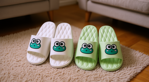 Pantofole a forma di rana da cartone animato per uomo e donna, suola antiscivolo in EVA, pantofole da casa per interni, bianche e verdi, taglia da 36 a 41 - Product Image 2