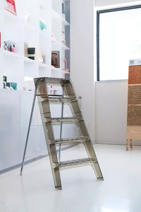 Échelle moderne pliante de couleur personnalisée, support de rangement de salon Transparent, cadre de placage PC - Product Image 3