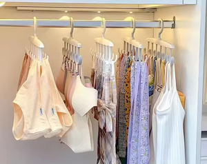 ตะขอแขวนเสื้อผ้าอเนกประสงค์แบบหมุนได้สำหรับใช้ในบ้าน ราวตากผ้าไร้รอยต่อ ไม้แขวนเสื้อแบบคลื่น - Product Image 4