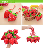 Sacs de courses pliables personnalisés en gros Ulikeke – Sacs de courses pliables en microfibre écologiques et tendance à motif fraise, à prix abordable