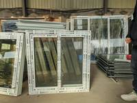 Fenêtre coulissante en PVC résistante aux ouragans, double vitrage trempé avec moustiquaire pour bâtiments résidentiels en Jamaïque