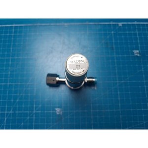 เครื่องควบคุมแรงดันที่มีความแม่นยำ12-1B11AAED-029ของเทสคอมชิ้นส่วนอุปกรณ์เซมิคอนดักเตอร์รุ่นเก่าที่ใช้ - Product Image 2