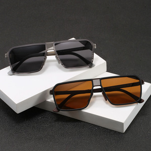 Lunettes de soleil polarisées carrées pour hommes, design ultra-léger en métal, protection UV400, avec logo personnalisé, collection 2026 - Product Image 3