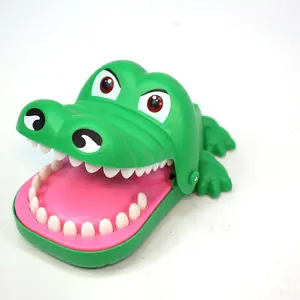 工厂厂家批发带声光的鳄鱼捣蛋玩具