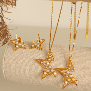 Ensemble de bijoux Star Pearl plaqué or, boucles d'oreilles et collier pour femme, à porter au quotidien - Product Image 1