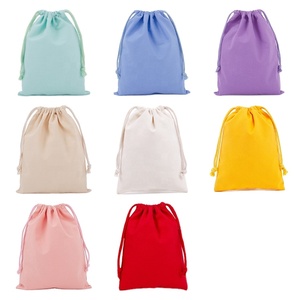 Pochette cadeau en toile de coton bio recyclé, fond plat, sac à cordon doux et organique avec poignée en corde, personnalisable - Product Image 6