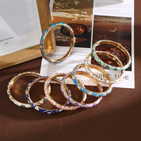 Gelang Paduan Seng Enamel Berlapis Bunga Kecil Warna-Warni Gaya Cina Retro Baru yang Stylish