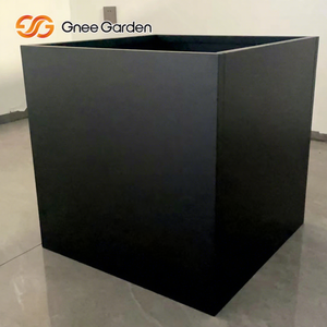 Pot de fleurs carré en acier Corten écologique galvanisé avec un design traditionnel de ferme pour une utilisation au sol à la maison et au jardin - Product Image 1