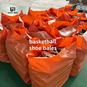 Chaussures de sport S4 d'occasion pour hommes – Vente en gros de chaussures de basketball internationales de haute qualité – Chaussures de sport de marque pour hommes - Product Image 2