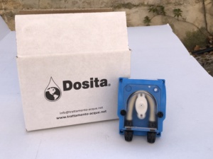 Pompe doseuse numérique italienne, compacte, fiable et facile à installer pour le traitement de l'eau, les systèmes de piscine et les détergents - Product Image 3