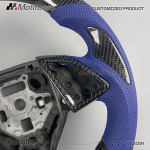 Volant personnalisé en fibre de carbone avec LED pour Chevrolet Camaro C7 SS RS ZL1 LT1 2016-2022, avec poignées en cuir perforé bleu - Product Image 4