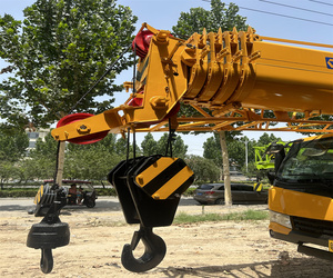 สภาพดีมากใช้เครนรถบรรทุกเคลื่อนที่25ตันกับบูมสูงสุด5ส่วน50ตันส่วนประกอบแกนยกรวมถึงปั๊มมอเตอร์ - Product Image 2