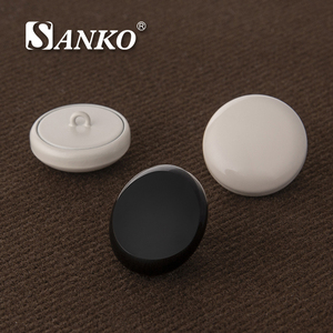 Boutons à tige SANKO brillants en métal bicolore noir et crème avec boucle pour manteaux, vestes et couture - Product Image 2