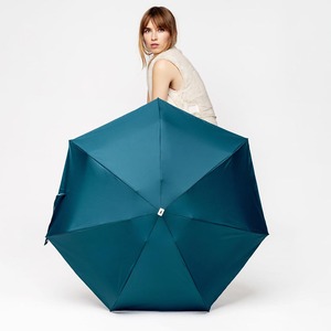 Vente en gros de mini-<span class=keywords><strong>parapluie</strong></span> logo personnalisé avec ouverture manuelle anti-UV <span class=keywords><strong>léger</strong></span>, pliable, ultra-compact <span class=keywords><strong>et</strong></span> robuste, manche en bois, format de poche - Product Image 4