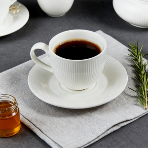 Set Moderno di Tazza e <span class=keywords><strong>Piattino</strong></span> in Porcellana Bianca JQY, Stile Casual Europeo, Tazza da Tè e Caffè in Ceramica <span class=keywords><strong>con</strong></span> <span class=keywords><strong>Piattino</strong></span> per Hotel - Product Image 1