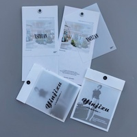 Étiquettes suspendues personnalisées en papier résistant à la déchirure, en plastique semi-transparent, pour vêtements, costumes, valises, sacs, perruques