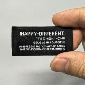 Étiquette tissée personnalisée en satin de coton thermocollante, patch personnalisé, étiquettes tissées personnalisées avec support adhésif <span class=keywords><strong>pour</strong></span> vêtements - Product Image 2