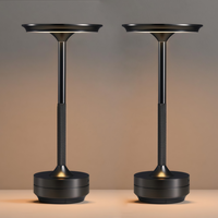 Lampe de table tactile LED UFO moderne avec corps en aluminium de charge USB Lumière ambiante portable pour alimentation CC de salle de restaurant