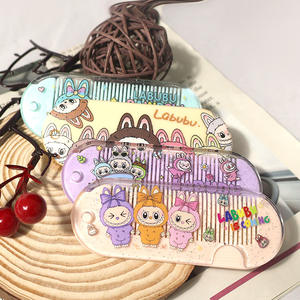 Милая мини-расческа Labubu в форме ящерицы, удобная щетка для чистки, портативный складной инструмент для макияжа для детей и домашнего использования - Product Image 3