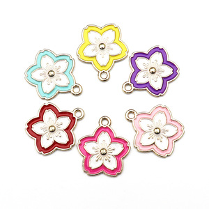 Breloques en alliage de zinc style japonais, fleurs de cerisier multicolores, pendentif DIY, accessoire de bijouterie, porte-clés, breloque de téléphone portable - Product Image 1