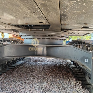 รถขุดตีนตะขาบ Volvo EC240 มือสอง ลดราคาพิเศษ ขนาด 24 ตัน ตัวถังยาว นำเข้าจากสวีเดน พร้อมเครื่องยนต์ดีเซล Cummins C8.3-C - Product Image 4