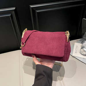 Sac bandoulière élégant 2026 avec rabat décoratif et chaîne, nouvelle collection - Product Image 3