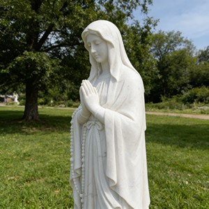 Estatua Religiosa de la Virgen María de Tamaño Real, Hecha a Mano, de Mármol Blanco Natural Europeo, para Jardín o Iglesia - Product Image 2